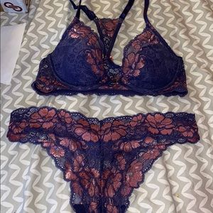 Adore Me Bra & Pantie Set 34B/Med